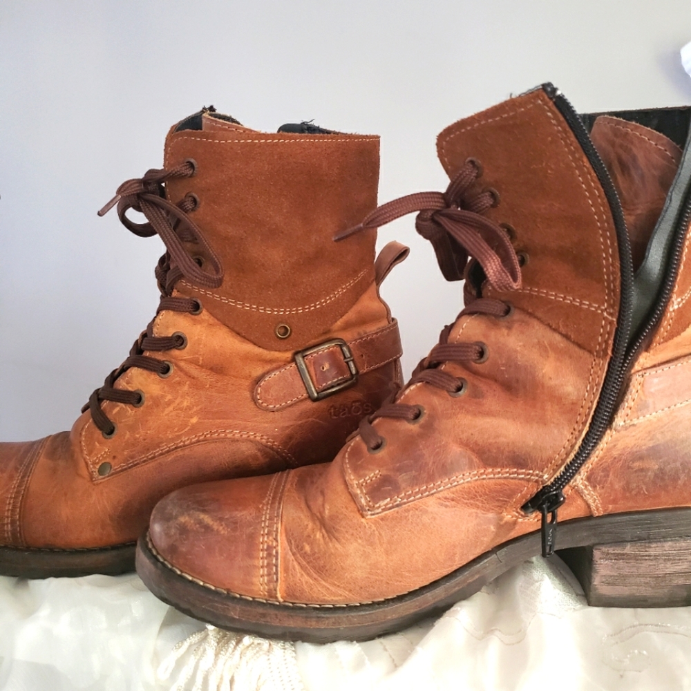 Taos CRAVE Camel Ankle Boots